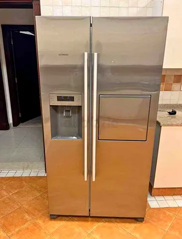 Siemens Side By Side Fridge Freezer With Water Dispenser/Ice Maker/Mini Bar In Great Condition