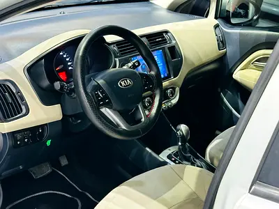 2013 KIA RIO 缩略图 12