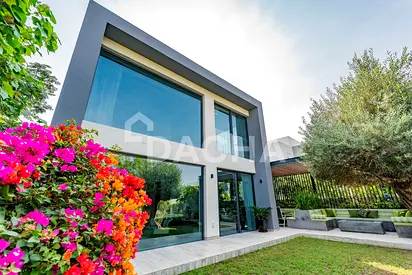 Exclusive | Vacant on Transfer | Luxury Upgraded
