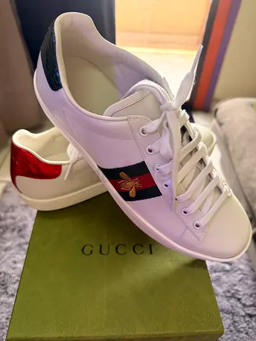 White Gucci Ace Sneakers with Bee Embroidery - Size Unknown