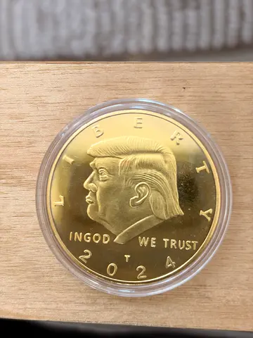 Gold coin , Donald Trump