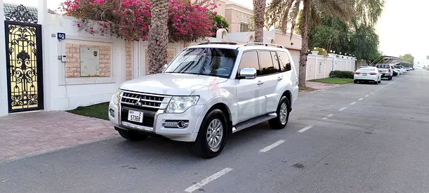 Great 3.5L Pajero V6, GCC, 4X4, 7-seater, well maintained in great condition. Expat Driven