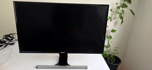 Samsung 27-inch LED Monitor - Good Working Condition