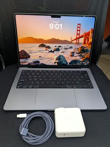 MacBook Pro 14” M3 Pro | 8GB/512GB | 100% Battery • 69 Cycles | AppleCare+ Active