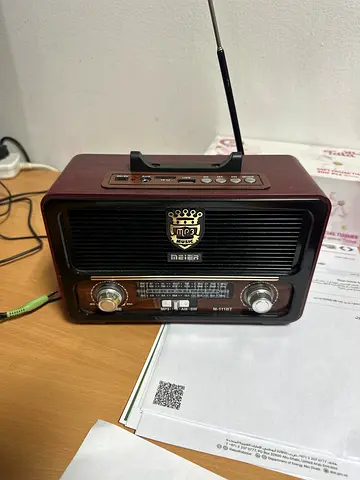 Meier M-111BT Retro Style Portable Radio and Speaker