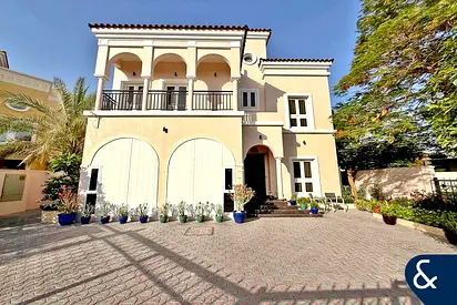 5 Bedrooms | Upgraded Villa | Corner Plot