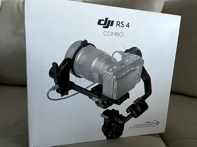 DJI RS 4 Combo Gimbal Stabilizer