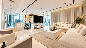 Fully Furnished I Upgraded I Marina View