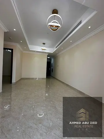 قمة الفخامة! أجمل غرفتين وصالة للإيجار الروضة 2 مقابل كنز مول | شارع رئيسي وغرفة ماستر | 43K 4/6دفعات