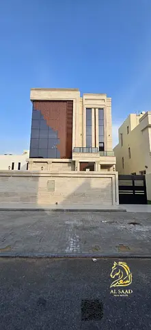 يلا فاخرة للبيع في العالية – عجمان امتلك فيلا واسعة بموقع استراتيجي مميز في منطقة العالية،