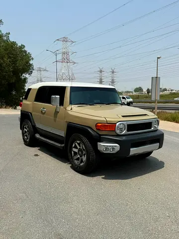Toyota FJ Cruiser VXR 2012 | GCC Specs | Well Maintained