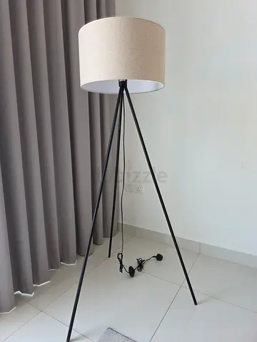 Floor lamp