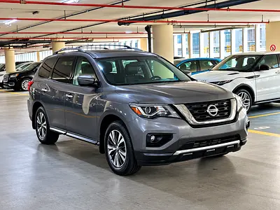 Nissan Pathfinder SL 2017 - American Specs - Well Maintained SUV
