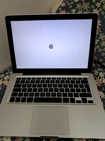 Apple laptop for sale