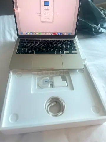 macbook air m4 16-256 in warranty