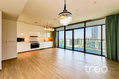 Vacant | Mid Floor | Luxury Living