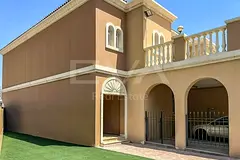 CORNER AND END TOWNHOUSE | 3BR | VACANT