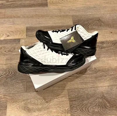 Kobe 3 Low Protro “Mambacita” Size US 10