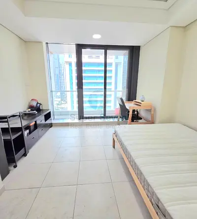 PARTIAL LAKE VIEW || GOOD LOCATION || FURNISHED