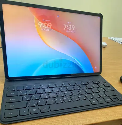 Honor pad 10 Tablet with orginal honor keyboard cover and pencil, working good and in excellent con