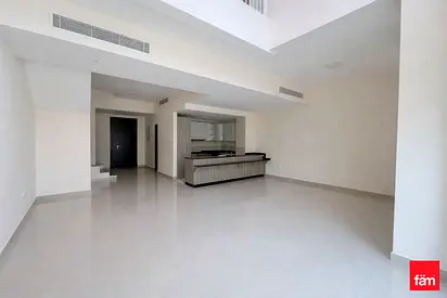 Townhouse| Close To Exit| Corner