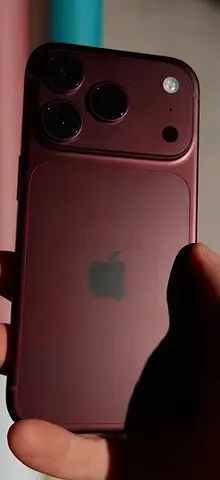 iPhone 18 pro max 1Tb burgundy