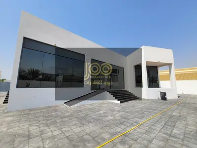 4BR Villa with Large Yard in Al Suyoh