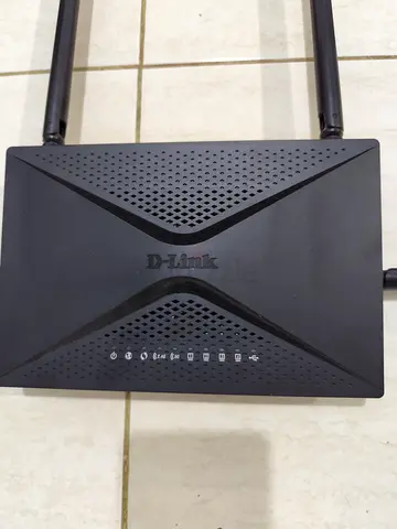 D-Link Wireless Router (4 Antennas) - Good Working Condition