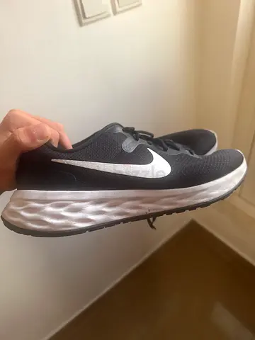 Nike men's running shoes - black/white, gently used