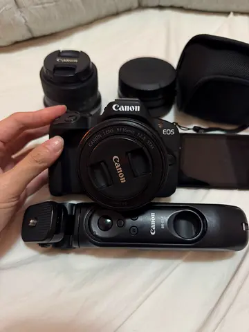 Canon Content Creator Camera Kit with 2 lenses