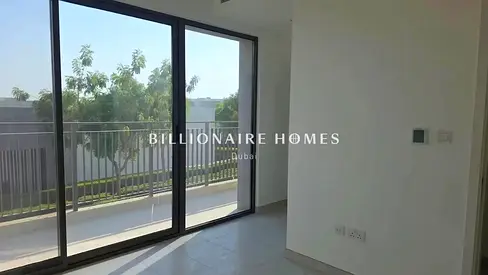 VACANT | LARGE CORNER PLOT | PRIME LOCATION