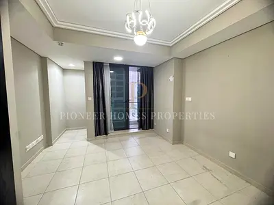 استوديو صغير | Goldcrest Views 2 | شرفة مطلة على المدينة