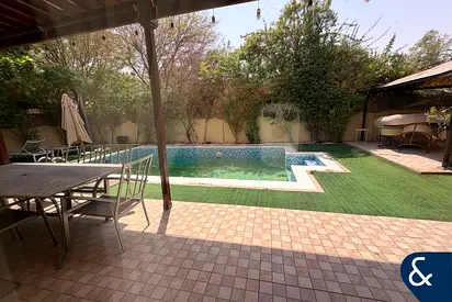 Beautiful | 5 Bed + Study | Pool + maid