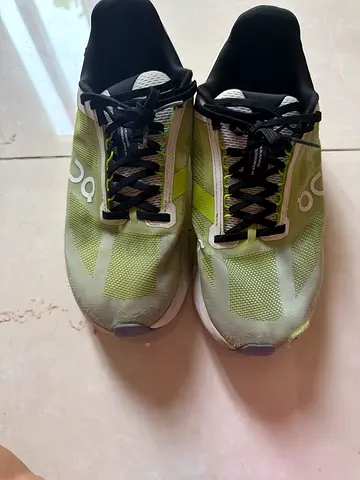 On Running Cloudstratus Men's Running Shoes - Light Green, Used
