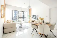 FULLY FURNISHED | PARTIAL MARINA VIEW | VACANT