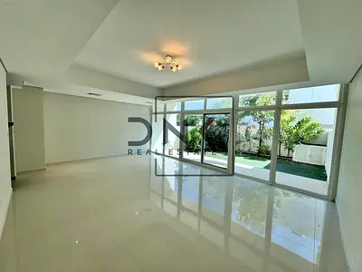 NO COMMISSION I Huge 4 bedroom | Spacious Family Haven