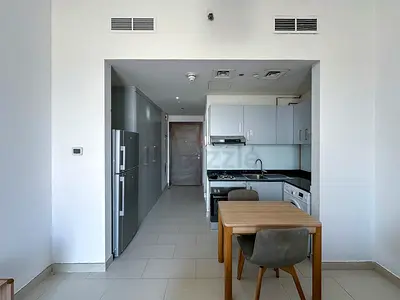 Fully Furnished Studio for Rent – Azizi Montrell