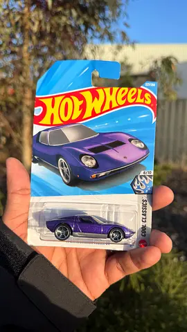 Hot Wheels '70 Lamborghini Miura (purple) - New in Card