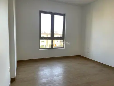 Brand new | Skyline View | Mid Floor