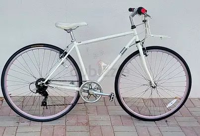 White Hybrid/City Bike Delivery available