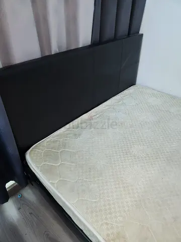 Queen size 140x 190 cm black faux leather bed frame with mattress from pan emirates