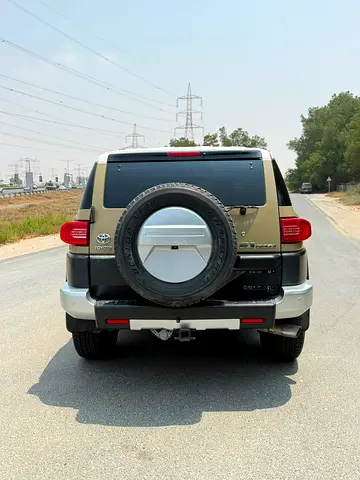 صورة مصغرة 5 لـ 2012 Toyota FJ CRUISER