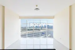 Vacant | Golf View | Spacious Layout