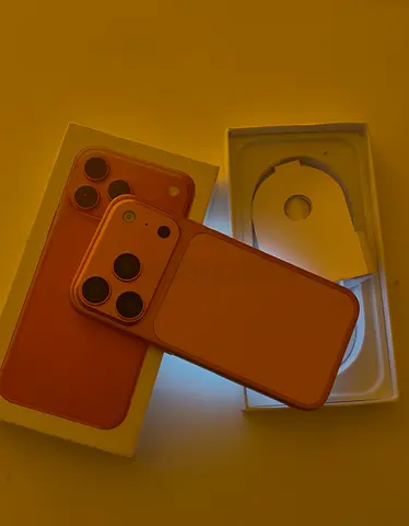 Apple iPhone 17 Pro Max - Orange (with box) - Good condition