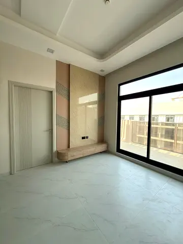 Spacious 1BR- 719sqft- Brand New.