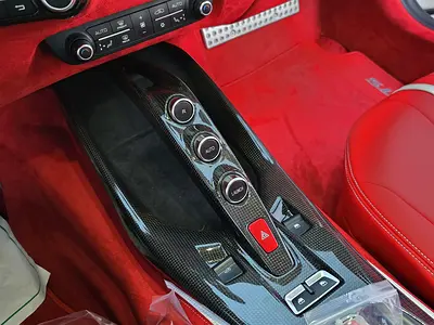 صورة 16 لـ 2016 Ferrari 812 GTS