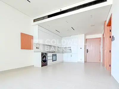 Near Mall | Easy Entry and Exit | Flexible Payment