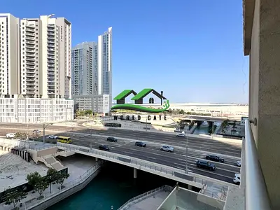 Fully Furnished Canal View Spacious Unit Vacant Now