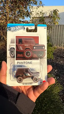 Hot Wheels 67 Ford Bronco Pantone Series (sealed)