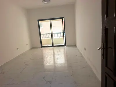 Limmeted offer 1 Bhk 1 washroom with balcony central AC central GAS